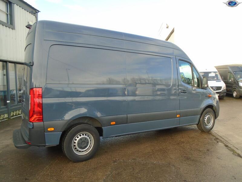 MERCEDES-BENZ SPRINTER