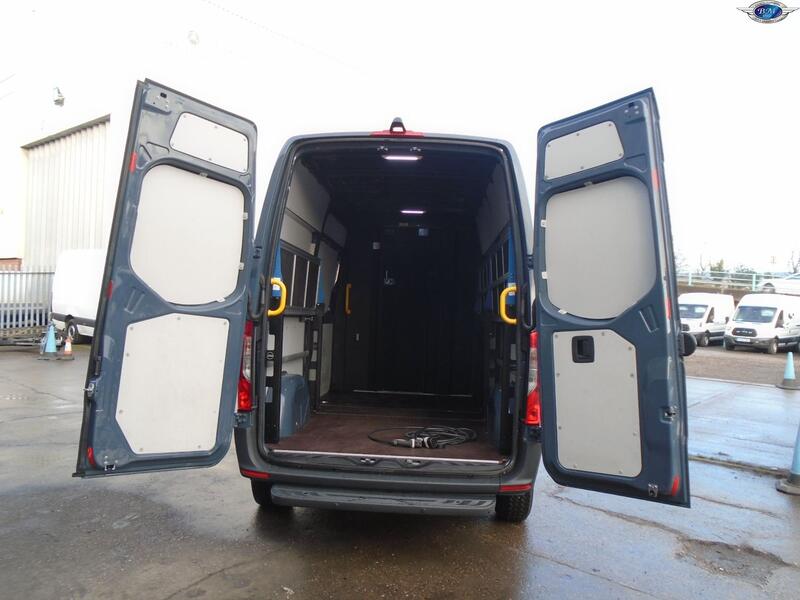 MERCEDES-BENZ SPRINTER