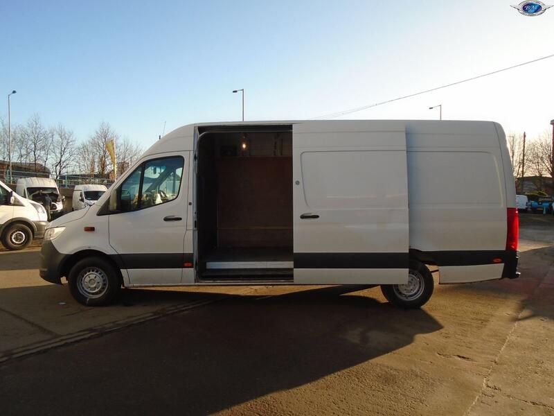 MERCEDES-BENZ SPRINTER