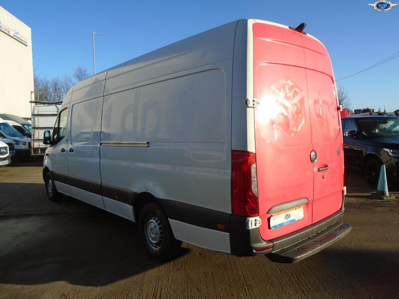 MERCEDES-BENZ SPRINTER