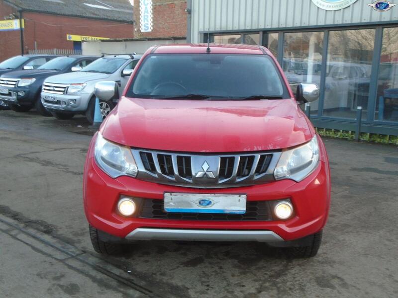 MITSUBISHI L200
