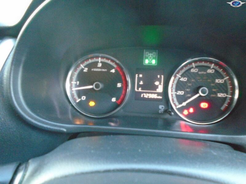 MITSUBISHI L200