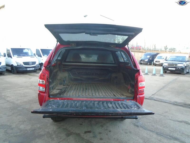 MITSUBISHI L200