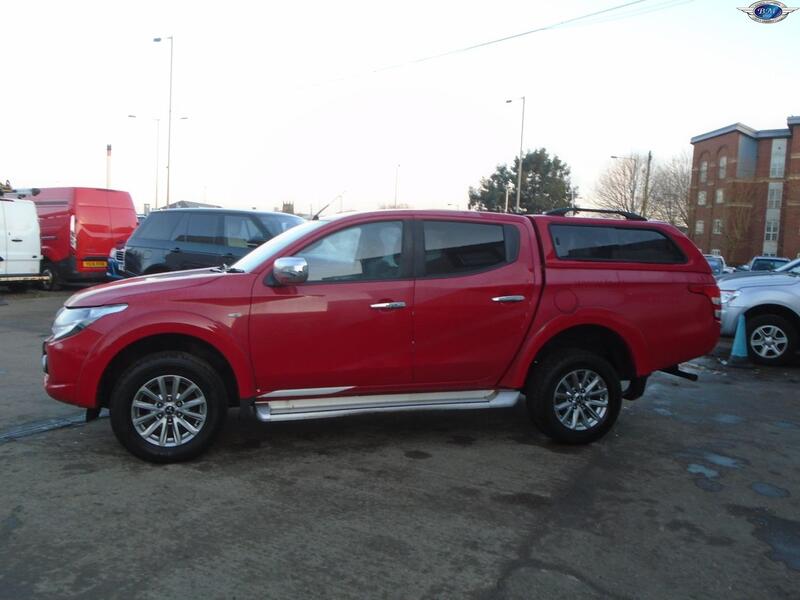 MITSUBISHI L200