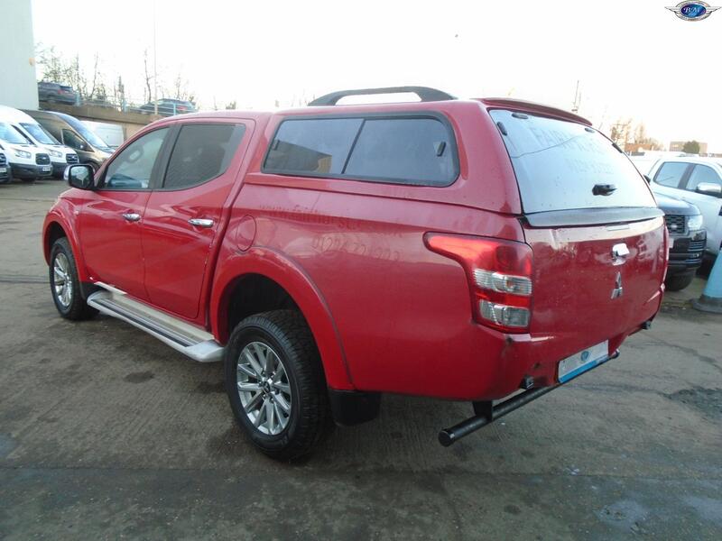MITSUBISHI L200