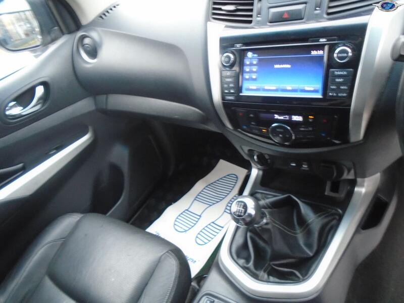 NISSAN NAVARA