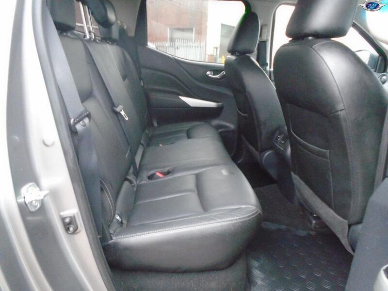 NISSAN NAVARA