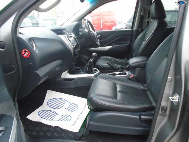 NISSAN NAVARA