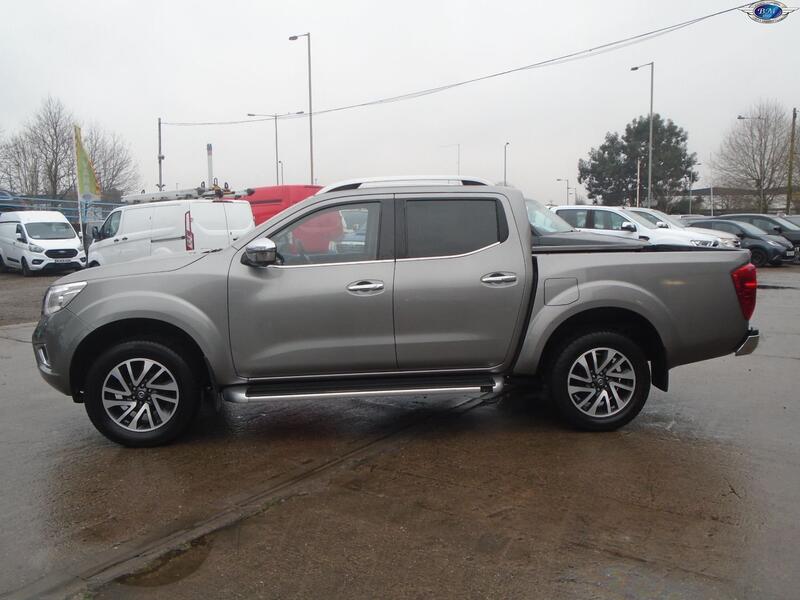NISSAN NAVARA