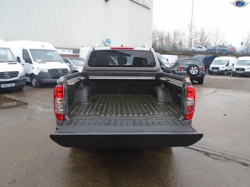 NISSAN NAVARA