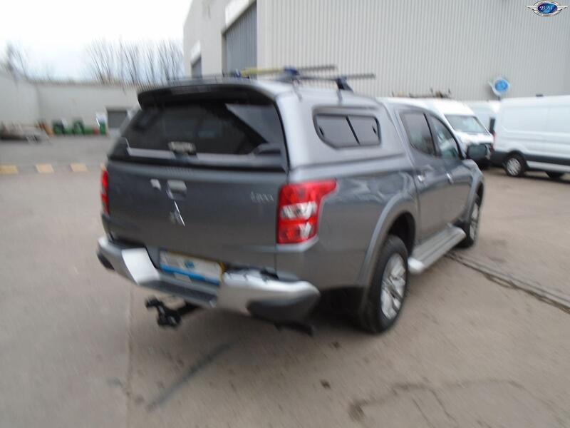 MITSUBISHI L200