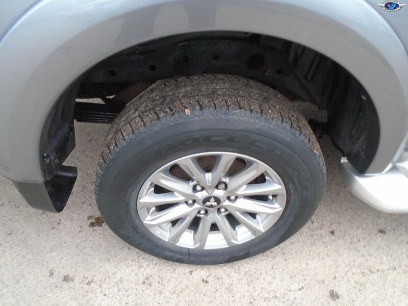 MITSUBISHI L200