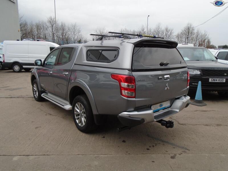 MITSUBISHI L200