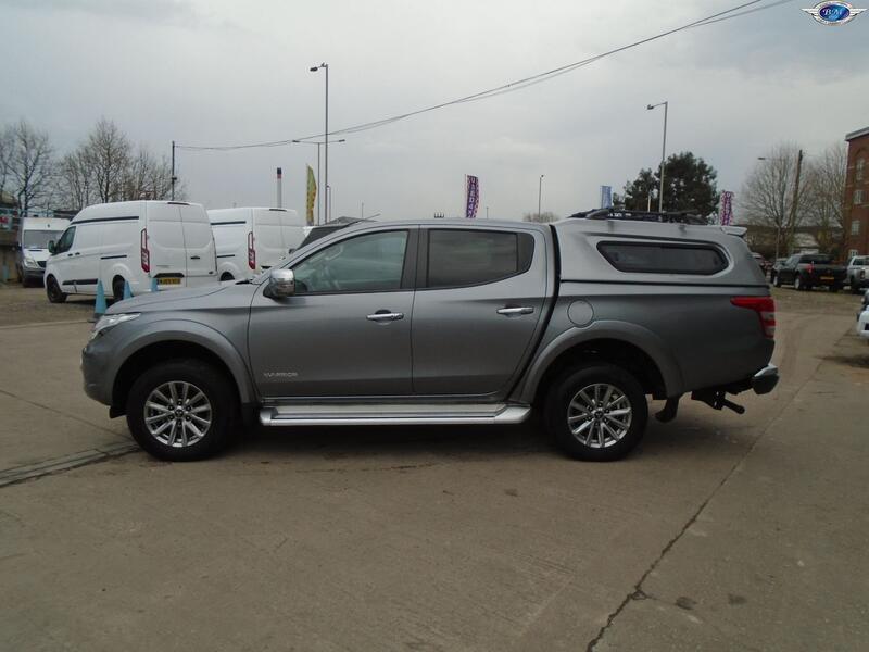 MITSUBISHI L200
