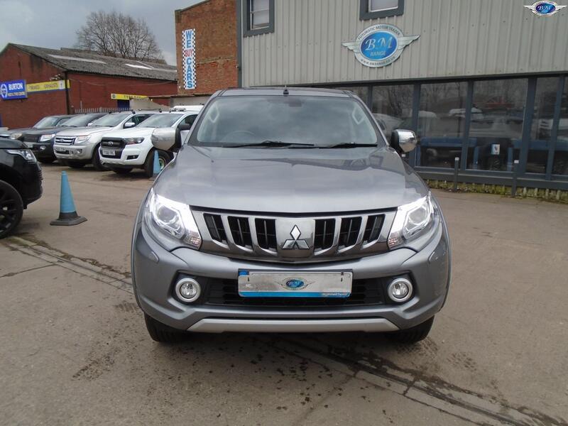 MITSUBISHI L200