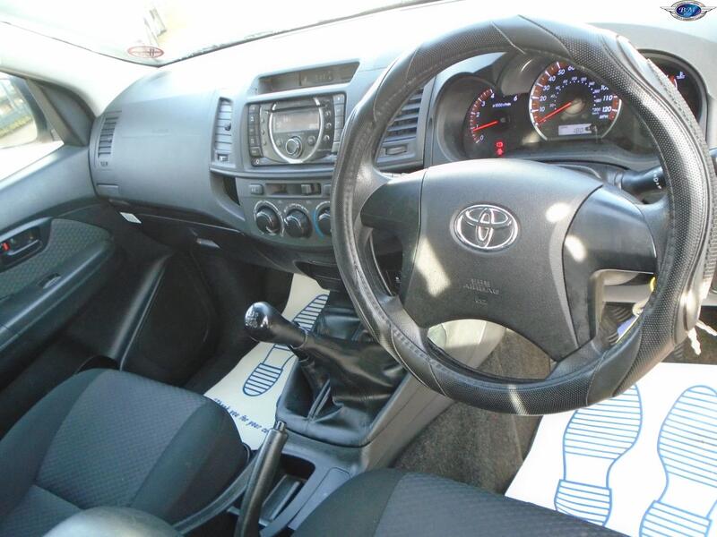 TOYOTA HILUX