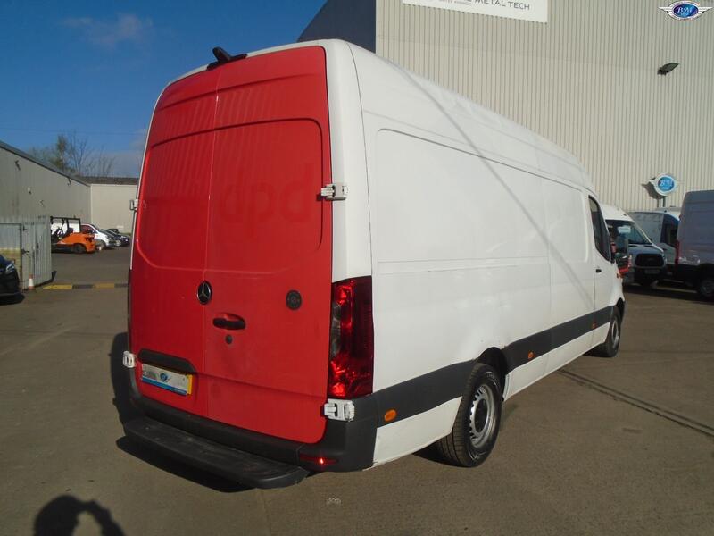 MERCEDES-BENZ SPRINTER