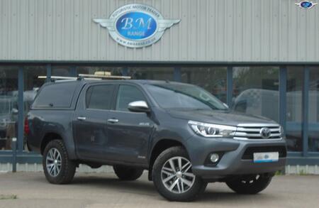 TOYOTA HILUX 2.4 D-4D Invincible