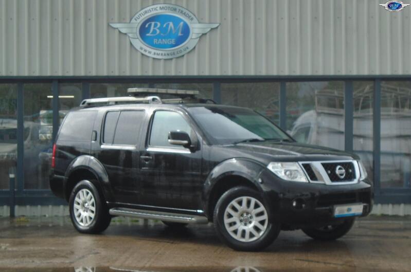 NISSAN PATHFINDER 2.5 dCi Tekna